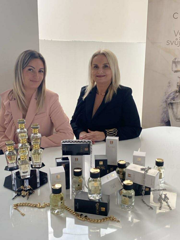 Katka a Nikolka - naše manažerky CIRCLE